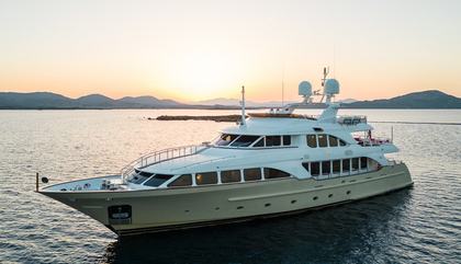 Similar For Sale Yacht: Benetti Classic 120'