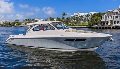 Pursuit Boats DC 365, Pursuit Boats DC 365 For Sale