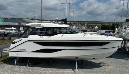 Similar For Sale Yacht: Bavaria SR38