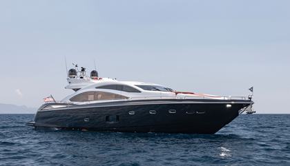 Similar For Sale Yacht: Sunseeker Predator 84