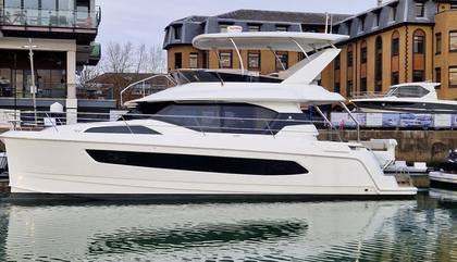 Similar For Sale Yacht: Aquila 44 Yacht