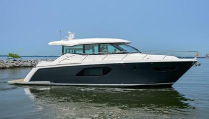 Tiara C49