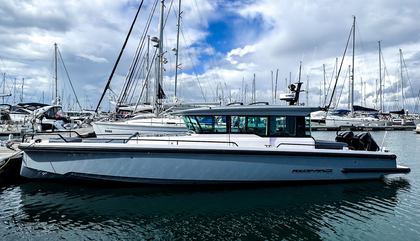 Axopar 37 XC Cross Cabin
