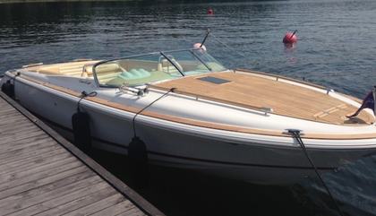 Chris Craft Corsair 28