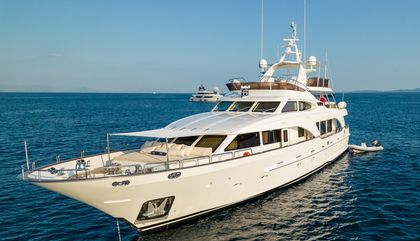 Benetti Tradition 100'