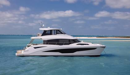 Similar For Sale Yacht: Aquila 70 Luxury