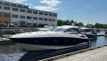 Similar For Sale Yacht: Sunseeker Portofino 53