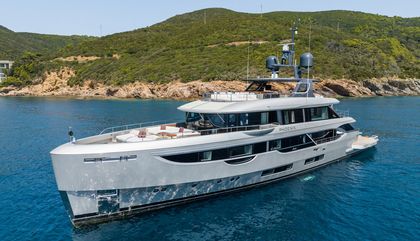 Benetti Oasis 40M