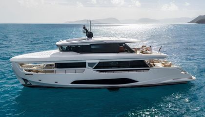 Ferretti INFYNITO 90