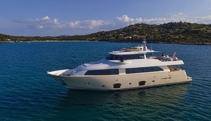 Similar For Sale Yacht: Custom Line Navetta 26