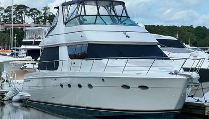 Similar For Sale Yacht: Carver 530 Voyager