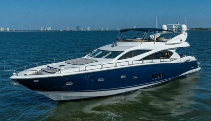 Similar For Sale Yacht: Sunseeker 82 Yacht