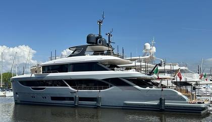 Similar For Sale Yacht: Benetti Oasis 34M