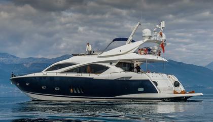 Similar For Sale Yacht: Sunseeker 82 Yacht