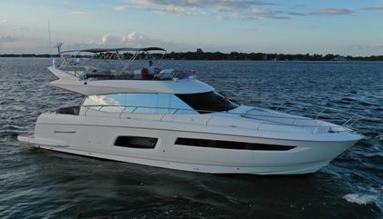 Similar For Sale Yacht: Prestige 550