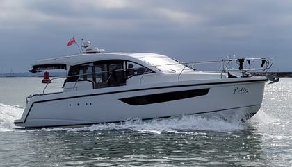 Sealine C330