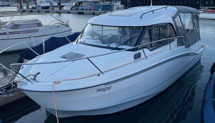 Beneteau Yachts Antares 8