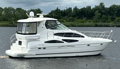 Cruisers 405 Express Motoryacht