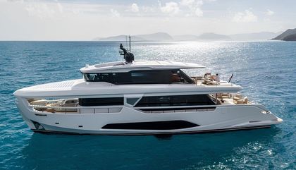 Ferretti INFYNITO 90