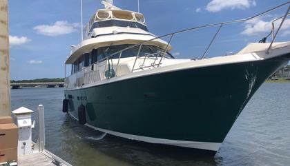 Hatteras 60 Extended Deckhouse