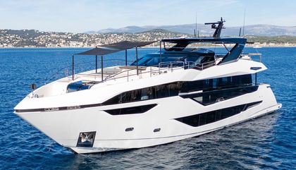 Similar For Sale Yacht: Sunseeker 100 Yacht