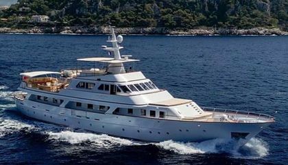 Similar For Sale Yacht: CLASSIC 40M BENETTI