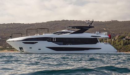 Sunseeker 100 Yacht