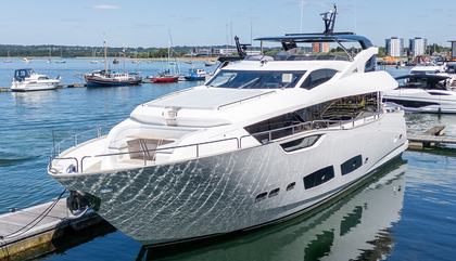 Similar For Sale Yacht: Sunseeker 95 Yacht