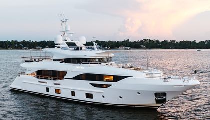 Benetti Delfino 95