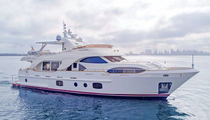 Benetti Legend 85