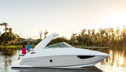 Similar For Sale Yacht: Regal Boats Yacht 28 Express