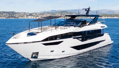 Similar For Sale Yacht: Sunseeker 100 Yacht