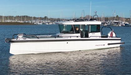 Similar For Sale Yacht: Axopar 28 Cabin