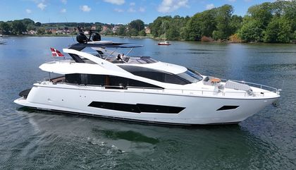 Sunseeker 86 Yacht
                                         Mk2