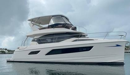 Aquila 44 Yacht