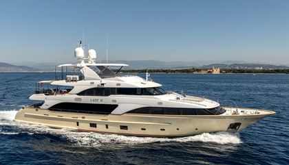 Similar For Sale Yacht: Benetti Classic 121'