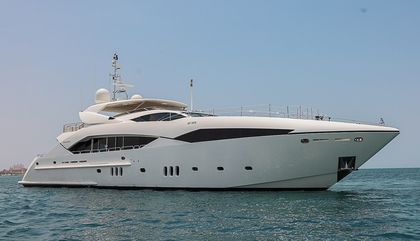 Similar For Sale Yacht: Sunseeker Predator 130