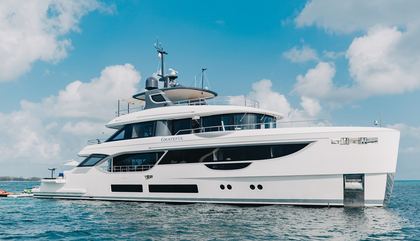 Benetti Oasis 34M