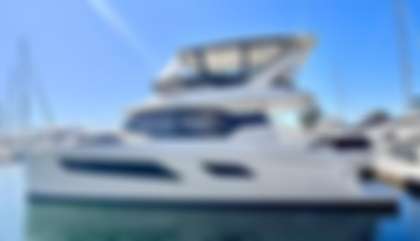 Aquila 44 Yacht