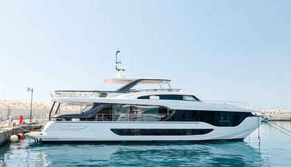 Award Finalist Azimut Grande 26M - Breeze       Photo