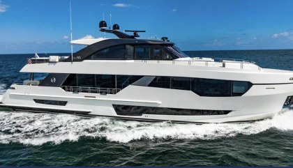 Award Finalist Ocean Alexander 90R Enclosed - Seament 28.17m Ocean Alexander Photo