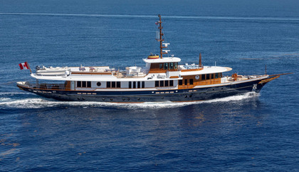 Award Winner Custom Burger Boat yacht Nadan 46.1m Burger Boat Photo