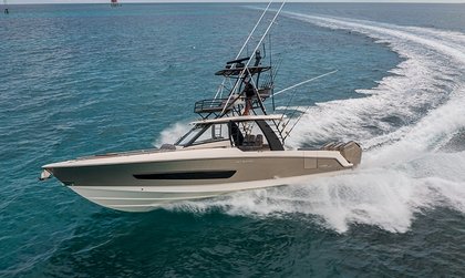 Boston Whaler 420 Outrage