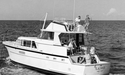 Hatteras 48 Yacht Fisherman