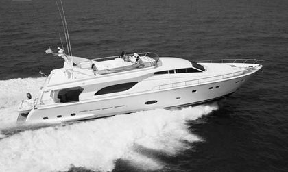 Ferretti 810