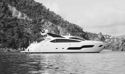 Sunseeker 101 Sport Yacht