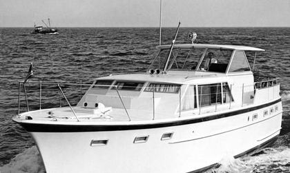 Hatteras 44 Triple Cabin