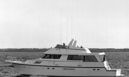 Hatteras 67 Cockpit MY