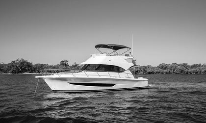 Riviera 39 Sports Motor Yacht