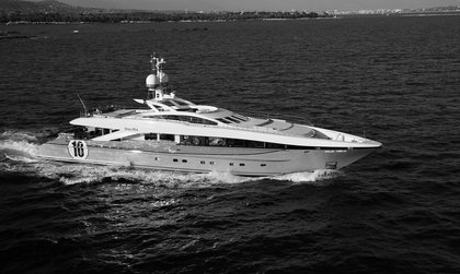 Heesen 3700